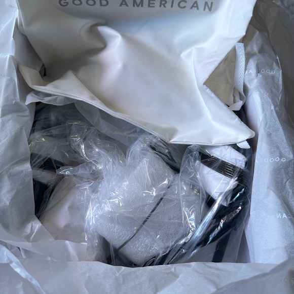 Good American Cinder-F*cking-Rella Wedge in Neoprene Black. - Picture 5 of 6